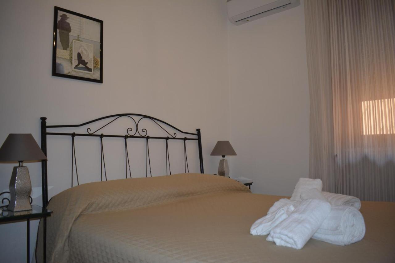 Casa Vacanza Pietro E Nina Lecce Extérieur photo